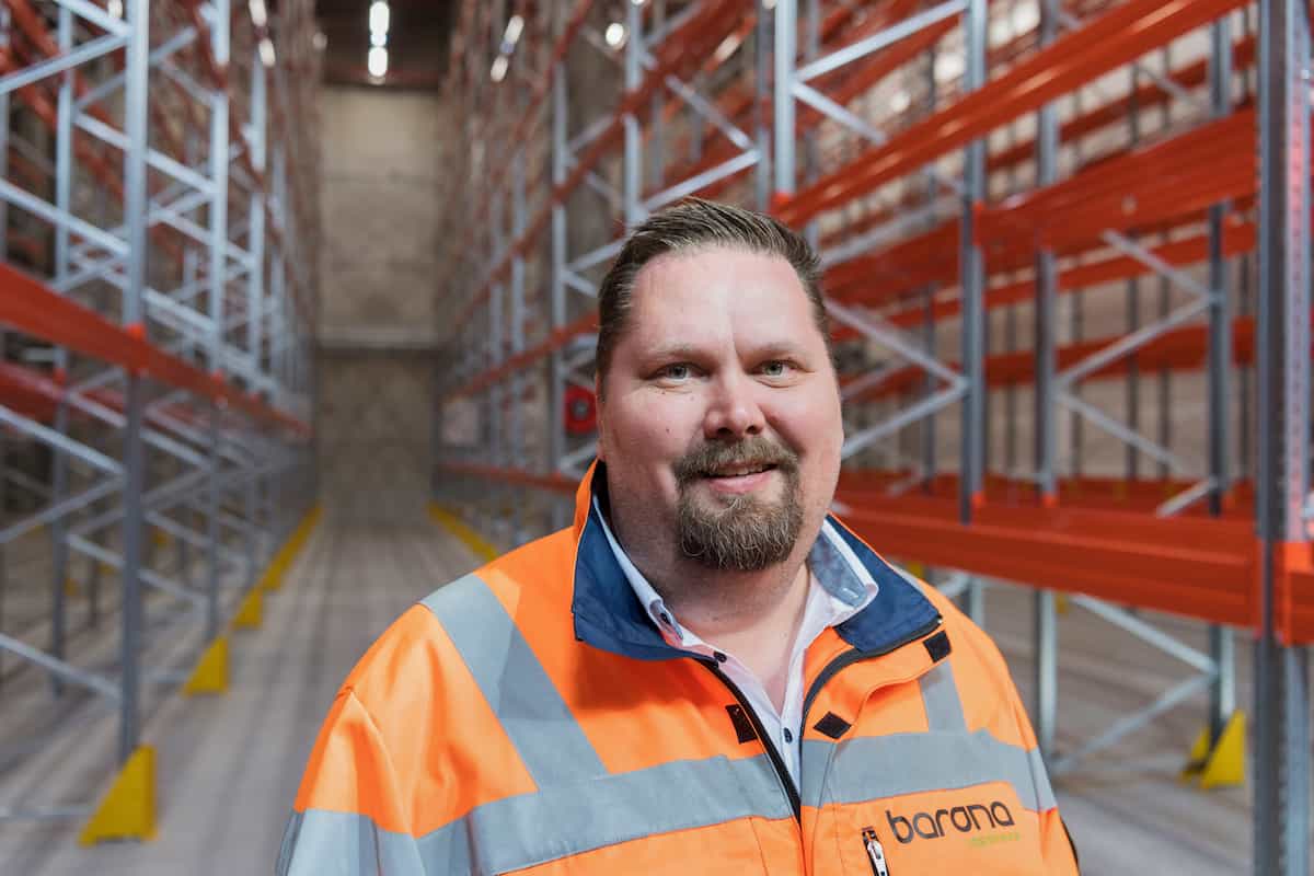 Barona Varastopalveluiden logistiikkajohtaja Juha Salo
