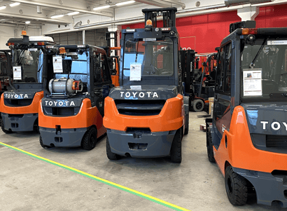Toyotan käytettyjä trukkeja Toyotan showroomilla